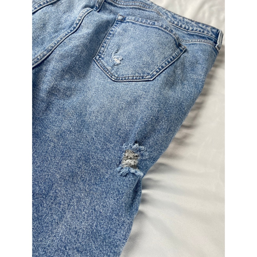 Torrid Distressed Boyfriend Jeans 16S Light Wash Ripped Button Fly Raw‎ Hem